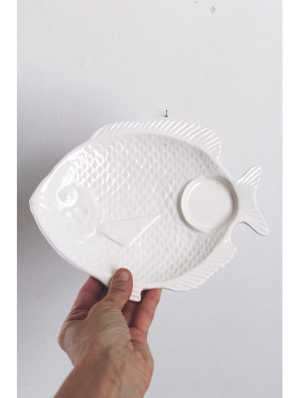 Set Of 4 Vintage Fish Plates - White Ceramic Textured Design - Coastal Decor, 19